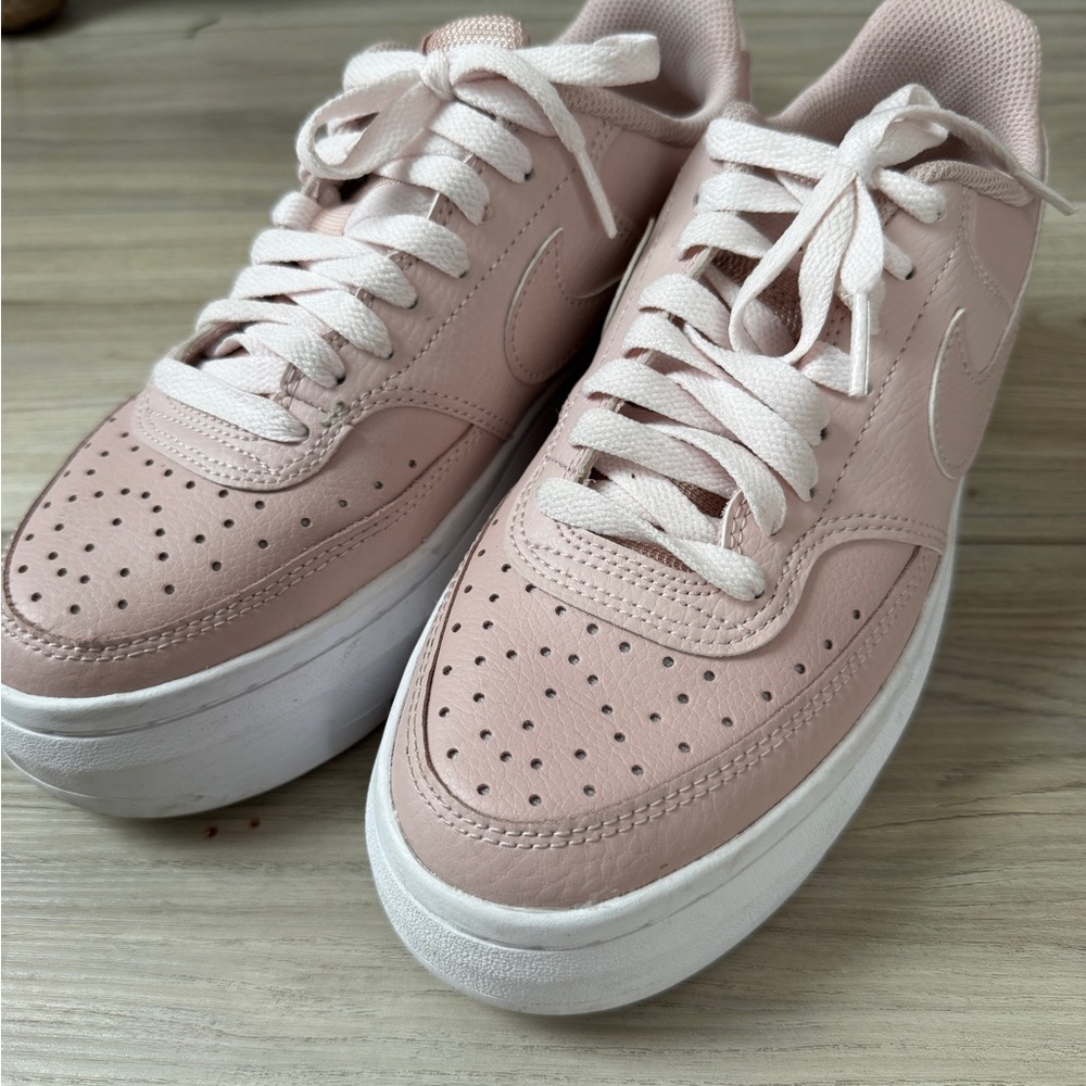 Women's Nike platform Pink Sneakers